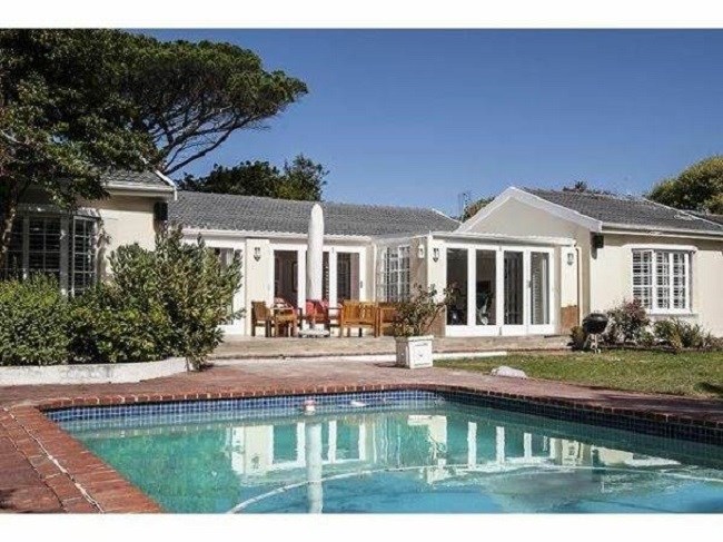 property to rent in Constantia